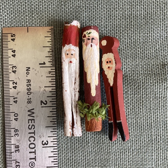 Set of 3 handmade holiday Christmas Santa pins or ornaments - Picture 7 of 8